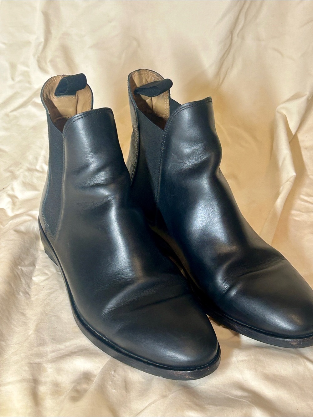Everlane Women's Black Leather Chelsea Pull-On Ankle Boots Size 7